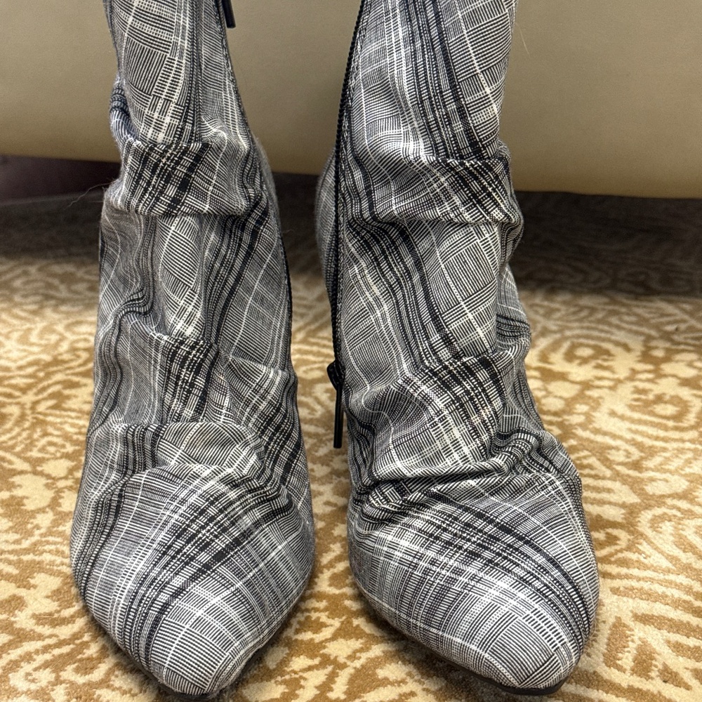 Impo Tulah Plaid Pointed Toe Ankle Boots - size 7.5